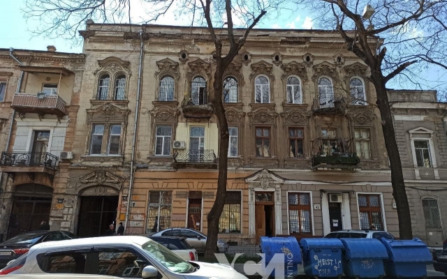 В Одессе на стене одного из зданий проступила старинная надпись Фото № 0 В Одессе на стене одного из зданий проступила старинная надпись Фото № 0