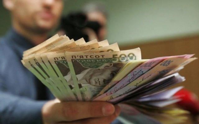 Больше половины украинцев зарабатывают всего по 5 тысяч гривен Фото № 0 Больше половины украинцев зарабатывают всего по 5 тысяч гривен Фото № 0
