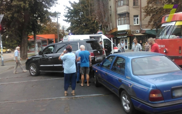 ДТП на Большом Фонтане заблокировало дорогу Фото № 0 ДТП на Большом Фонтане заблокировало дорогу Фото № 0