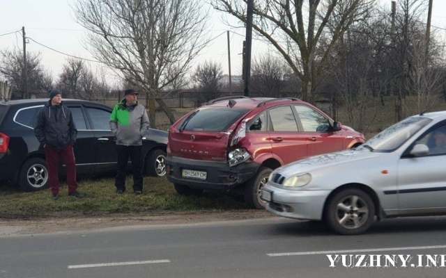 В Одесской области фура въехала в легковушку Фото № 2 В Одесской области фура въехала в легковушку Фото № 2