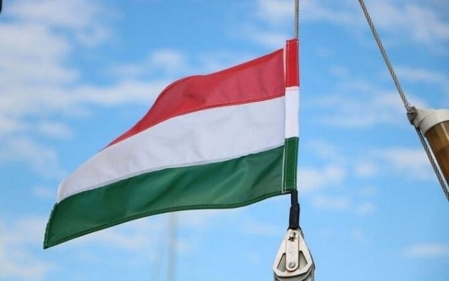 Венгрия закрывает транзитное Венгрия закрывает транзитное