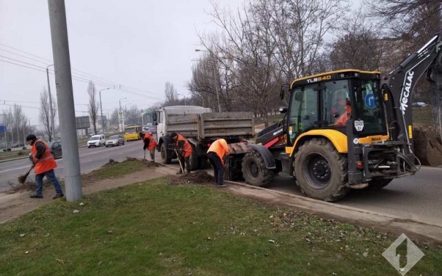 Коммунальщики привели в порядок бесхозные участки города Фото № 8 Коммунальщики привели в порядок бесхозные участки города Фото № 8