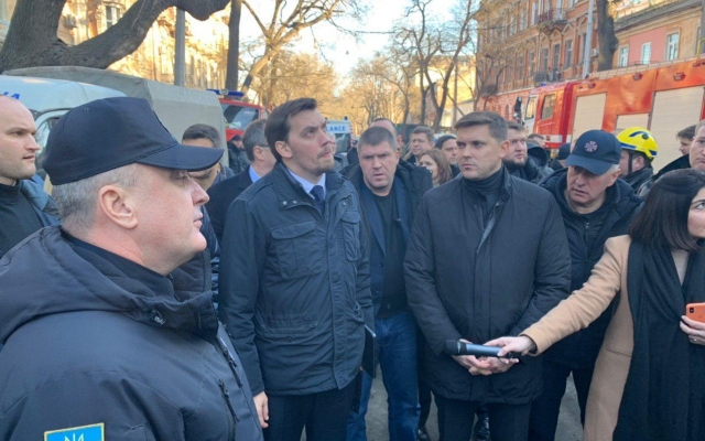 Пожар на Троицкой: Визит премьер-министра Украины в Одессу Фото № 4 Пожар на Троицкой: Визит премьер-министра Украины в Одессу Фото № 4