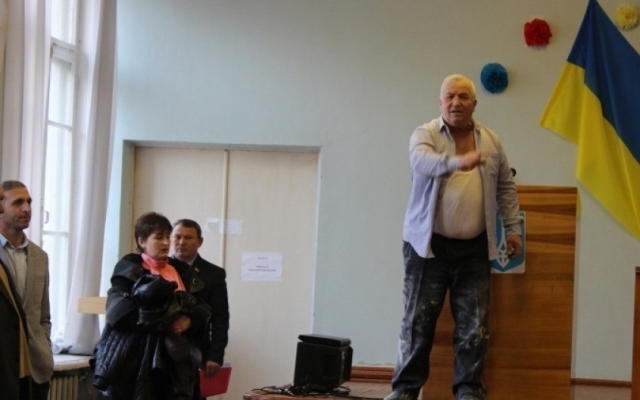 В Одесской области неизвестные избили депутата В Одесской области неизвестные избили депутата
