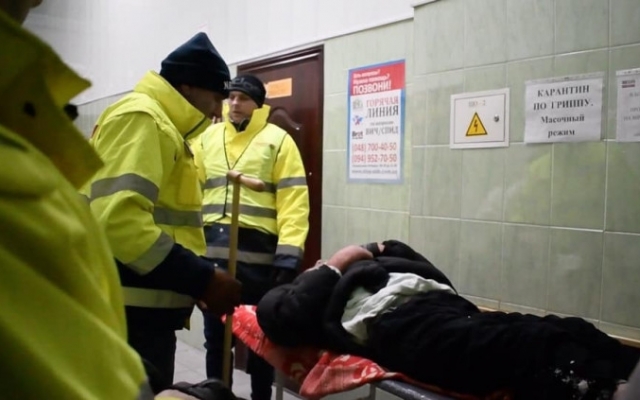 Возле одного из храмов Одессы едва не замёрз насмерть бездомный Фото № 3 Возле одного из храмов Одессы едва не замёрз насмерть бездомный Фото № 3