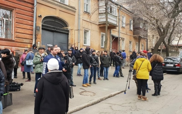 Под стенами ОНМедУ вновь прошла акция протеста (ФОТО) Фото № 5 Под стенами ОНМедУ вновь прошла акция протеста (ФОТО) Фото № 5