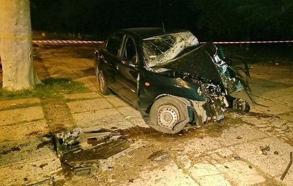 Жуткая авария: потерпевшего освобождали спецоборудованием Фото № 2 Жуткая авария: потерпевшего освобождали спецоборудованием Фото № 2