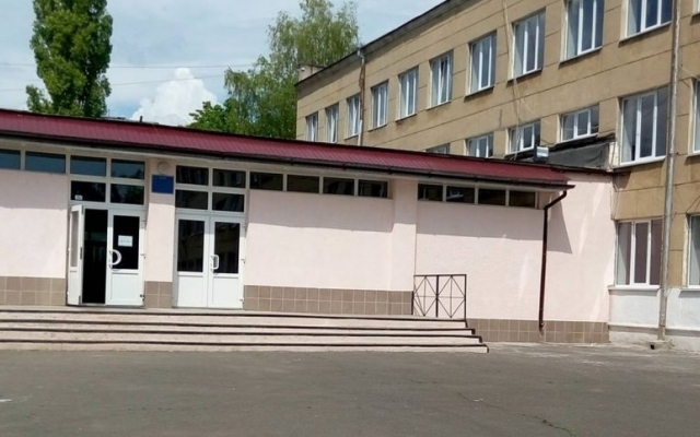 В школе Черноморска прямо у классов продавали колбасу Фото № 0 В школе Черноморска прямо у классов продавали колбасу Фото № 0