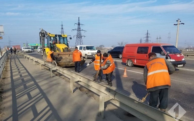 Коммунальщики привели в порядок бесхозные участки города Фото № 9 Коммунальщики привели в порядок бесхозные участки города Фото № 9
