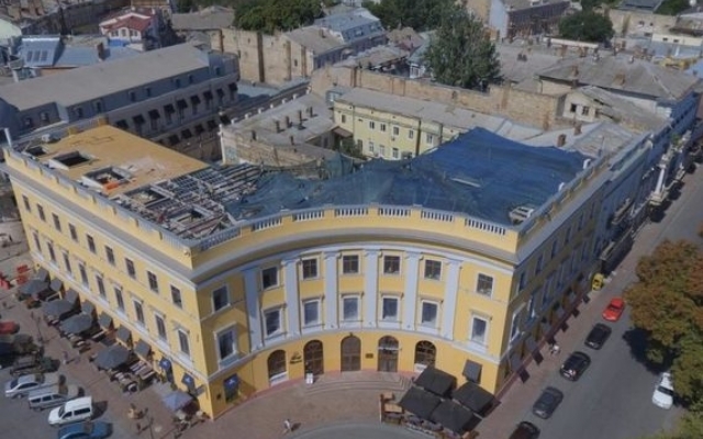 На приморском бульваре продолжается незаконная стройка Фото № 0 На приморском бульваре продолжается незаконная стройка Фото № 0