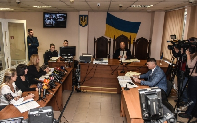 Директору колледжа экономики, права и гостинично -ресторанного бизнеса стало плохо во время избрания меры пресечения в суде Фото № 0 Директору колледжа экономики, права и гостинично -ресторанного бизнеса стало плохо во время избрания меры пресечения в суде Фото № 0