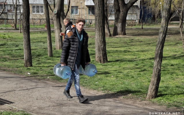 Таирова почти сутки сидит без воды Фото № 4 Таирова почти сутки сидит без воды Фото № 4