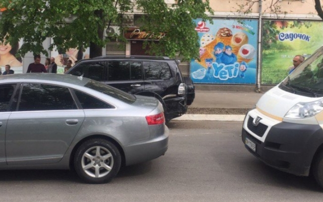 Масштабная авария в Измаиле, повреждены пять автомобилей Фото № 2 Масштабная авария в Измаиле, повреждены пять автомобилей Фото № 2