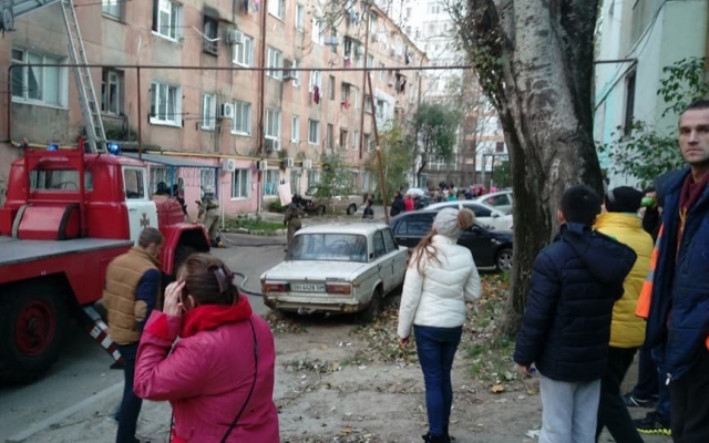 На Балковской вечером случился пожар в 5-этажном доме Фото № 1 На Балковской вечером случился пожар в 5-этажном доме Фото № 1