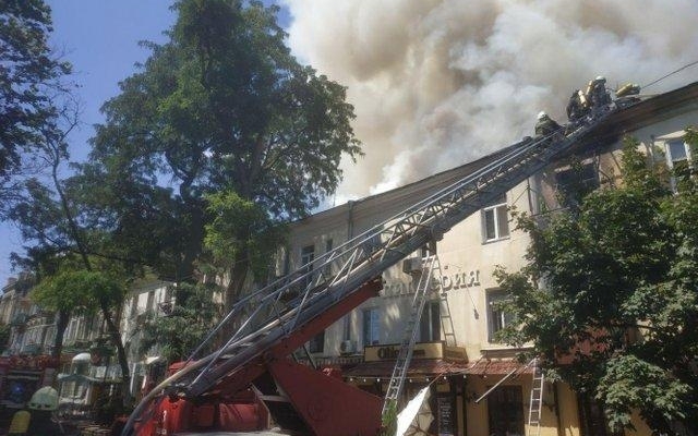 Жильцы дома, в котором сегодня случился пожар, остались без крыши над головой и вещей Фото № 0 Жильцы дома, в котором сегодня случился пожар, остались без крыши над головой и вещей Фото № 0