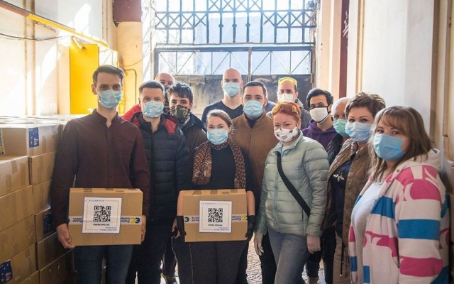 Нардеп – одессит привез на округ защиту для медиков и продукты нуждающимся Фото № 5 Нардеп – одессит привез на округ защиту для медиков и продукты нуждающимся Фото № 5