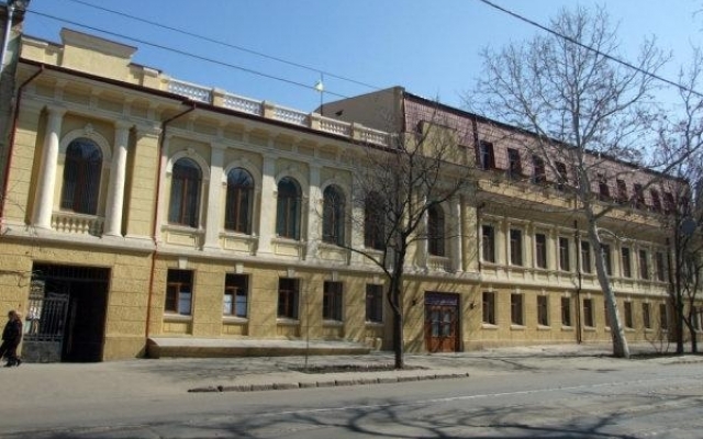 Заминирован суд: кинологи ищут взрывоопасные предметы Фото № 0 Заминирован суд: кинологи ищут взрывоопасные предметы Фото № 0