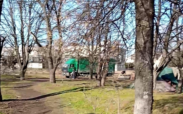 Парк Савицкого заваливают мусором Фото № 1 Парк Савицкого заваливают мусором Фото № 1