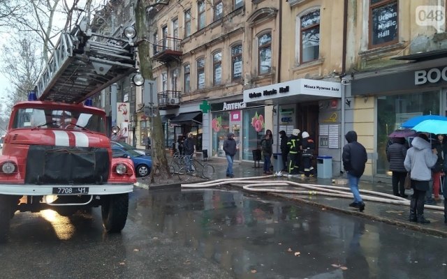 В центре Одессы горел Urban Musik Hall, где анонсировали концерт в поддержку пострадавших от пожара на Троицкой Фото № 2 В центре Одессы горел Urban Musik Hall, где анонсировали концерт в поддержку пострадавших от пожара на Троицкой Фото № 2