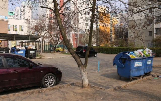 Суворовский район Одессы утопает в мусоре (фотофакт) Фото № 1 Суворовский район Одессы утопает в мусоре (фотофакт) Фото № 1