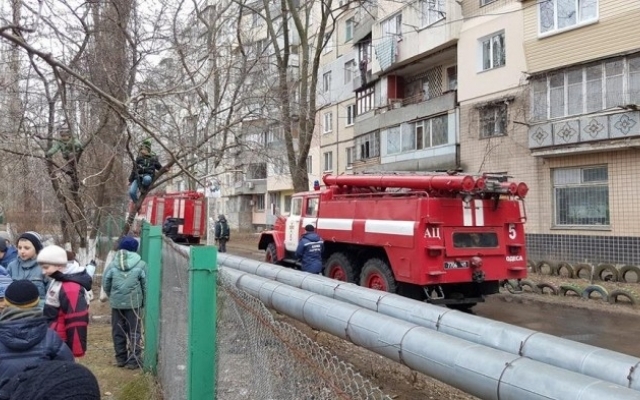 На Котовского загорелся хлам в подъезде многоэтажного дома Фото № 2 На Котовского загорелся хлам в подъезде многоэтажного дома Фото № 2
