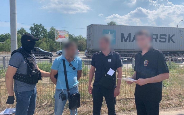 В Одесской области задержали полицейского-взяточника Фото № 0 В Одесской области задержали полицейского-взяточника Фото № 0