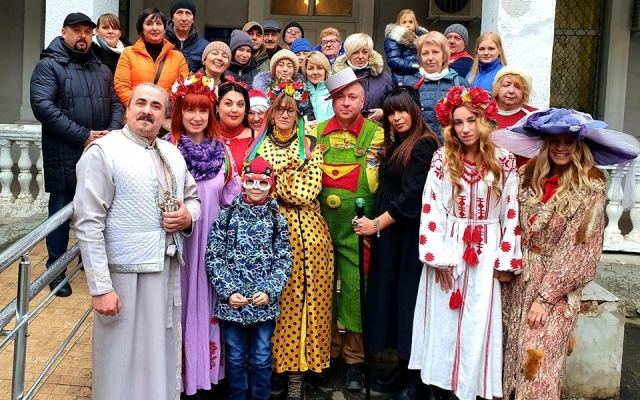 В Одесском военном госпитале волонтеры поздравили с Рождеством выздоравливающих бойцов Фото № 3 В Одесском военном госпитале волонтеры поздравили с Рождеством выздоравливающих бойцов Фото № 3