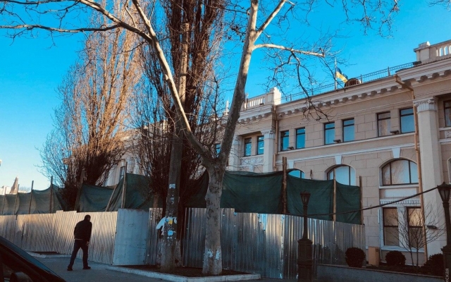 Наливайки возле вокзала становятся капитальными Фото № 2 Наливайки возле вокзала становятся капитальными Фото № 2