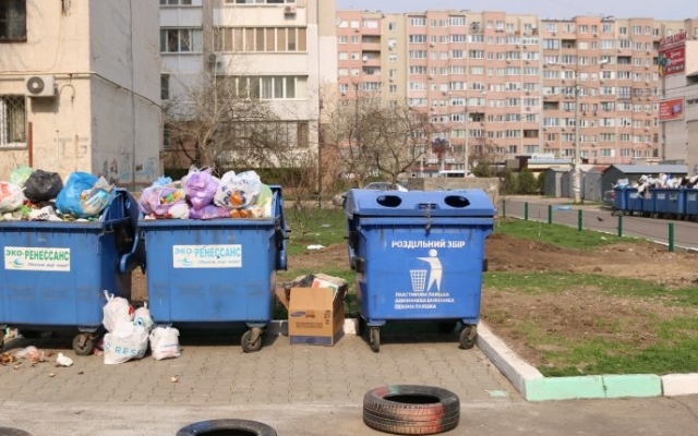 Суворовский район Одессы утопает в мусоре (фотофакт) Фото № 0 Суворовский район Одессы утопает в мусоре (фотофакт) Фото № 0