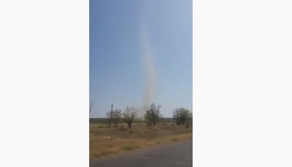 В Болградском районе заметили смерч (ВИДЕО) Фото № 0 В Болградском районе заметили смерч (ВИДЕО) Фото № 0