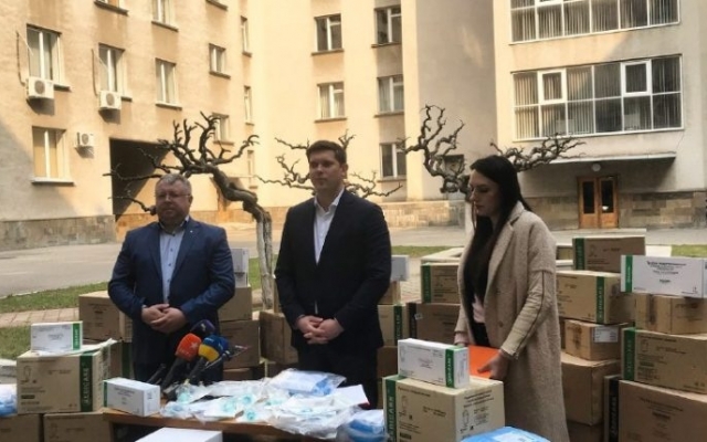 В Одессу прибыл медицинский груз, который из Китая доставил в Украину самолет Фото № 0 В Одессу прибыл медицинский груз, который из Китая доставил в Украину самолет Фото № 0