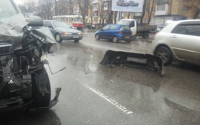 На Фонтане произошло ДТП с участием Hyundai Tucson (ФОТО, ВИДЕО) Фото № 3 На Фонтане произошло ДТП с участием Hyundai Tucson (ФОТО, ВИДЕО) Фото № 3