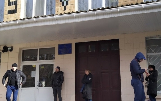 В одесской школе во время уроков обвалилась часть потолка Фото № 0 В одесской школе во время уроков обвалилась часть потолка Фото № 0