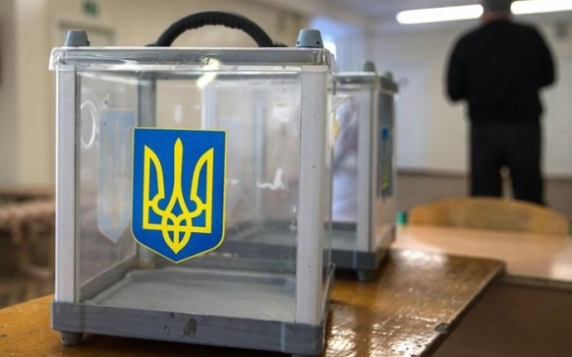 На одном из избирательных участков замечен пьяный наблюдатель Фото № 0 На одном из избирательных участков замечен пьяный наблюдатель Фото № 0