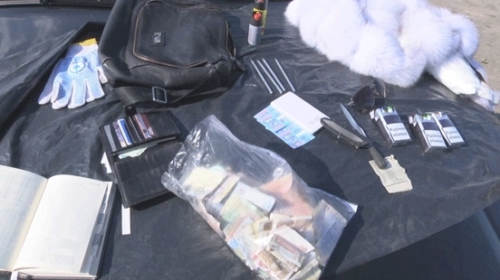 Воры с помощью спецустройства совершали кражи автомобилей Фото № 3 Воры с помощью спецустройства совершали кражи автомобилей Фото № 3