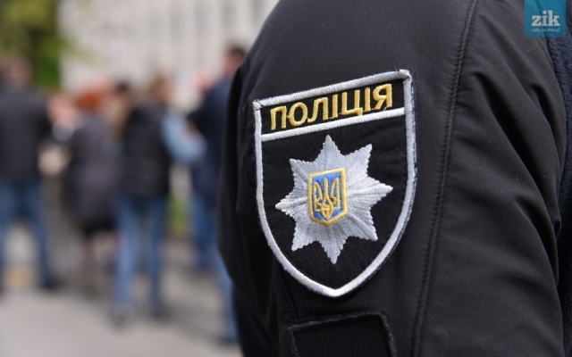 В Одесском троллейбусе задержали наркокурьеров Фото № 0 В Одесском троллейбусе задержали наркокурьеров Фото № 0