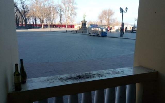 Историческое здание в центре Одессы превращено в общественный туалет Фото № 0 Историческое здание в центре Одессы превращено в общественный туалет Фото № 0