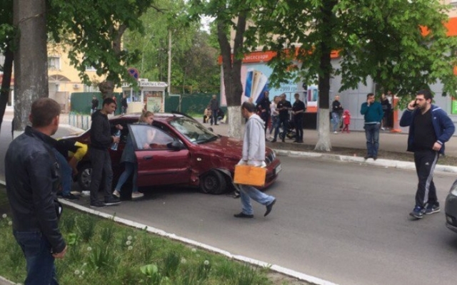 Масштабная авария в Измаиле, повреждены пять автомобилей Фото № 0 Масштабная авария в Измаиле, повреждены пять автомобилей Фото № 0