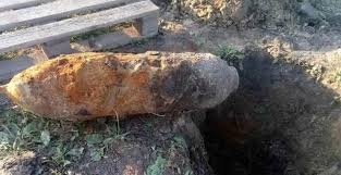 В Белгороде-Днестровском откопали большую бомбу времен Второй мировой Фото № 1 В Белгороде-Днестровском откопали большую бомбу времен Второй мировой Фото № 1