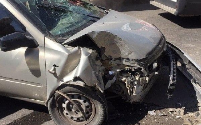 На пустынной улице Одессы произошло серьезное ДТП Фото № 0 На пустынной улице Одессы произошло серьезное ДТП Фото № 0