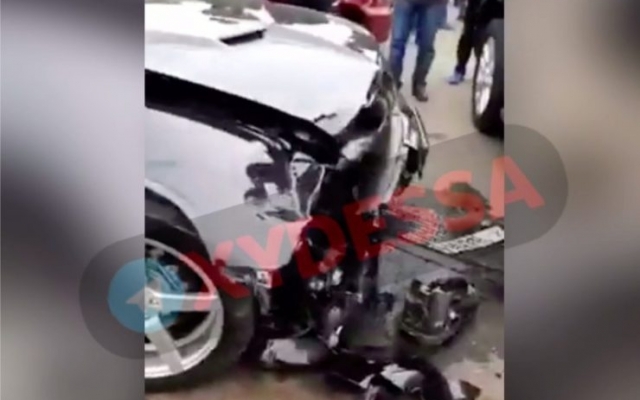 Показуха закончилась тремя поврежденными автомобилями Фото № 0 Показуха закончилась тремя поврежденными автомобилями Фото № 0