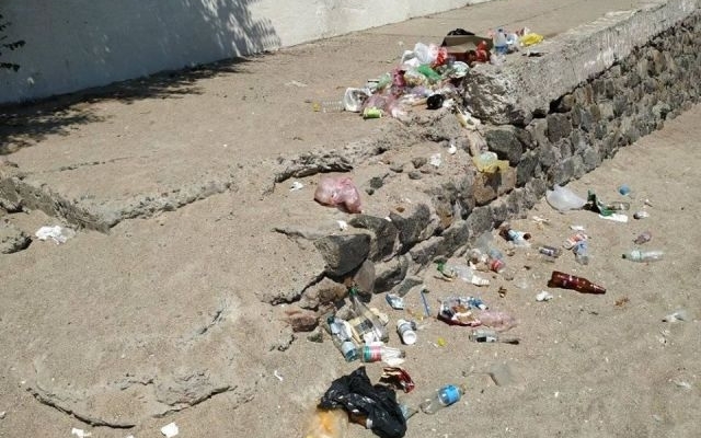 За выходные одесские пляжи превратились в свалку Фото № 0 За выходные одесские пляжи превратились в свалку Фото № 0