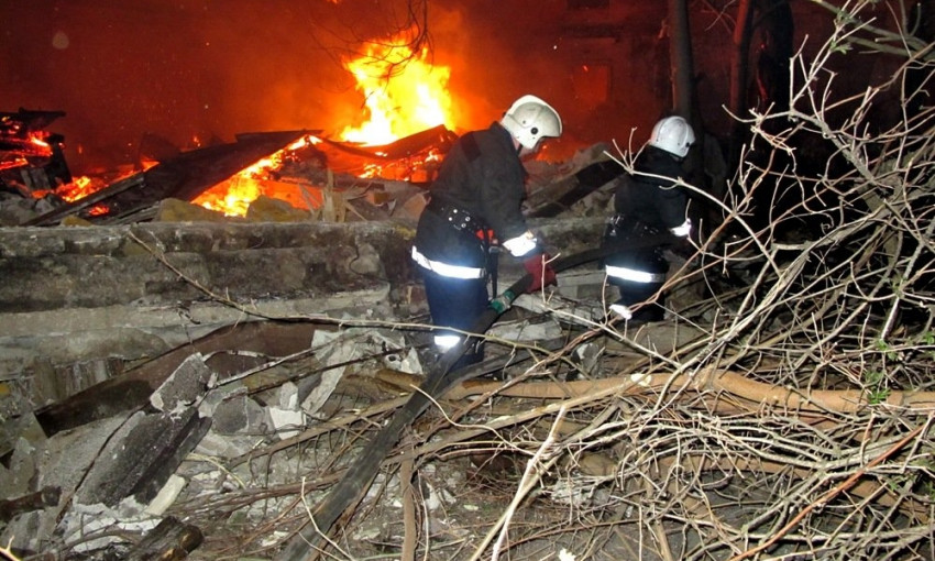 Что известно о ночном пожаре в Одессе (ФОТО, ВИДЕО)