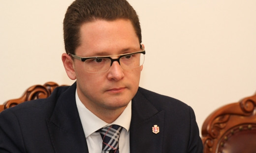 Зама одесского мэра Вугельмана не отстранили от должности