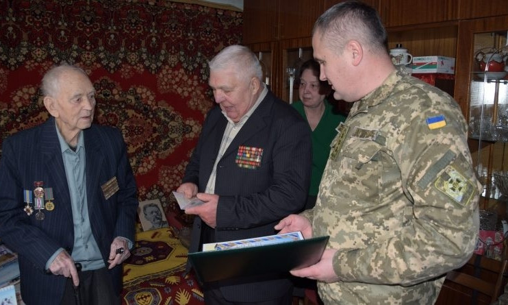 Ветерану-пограничнику в одесской области вручили знак отличия от Президента Украины