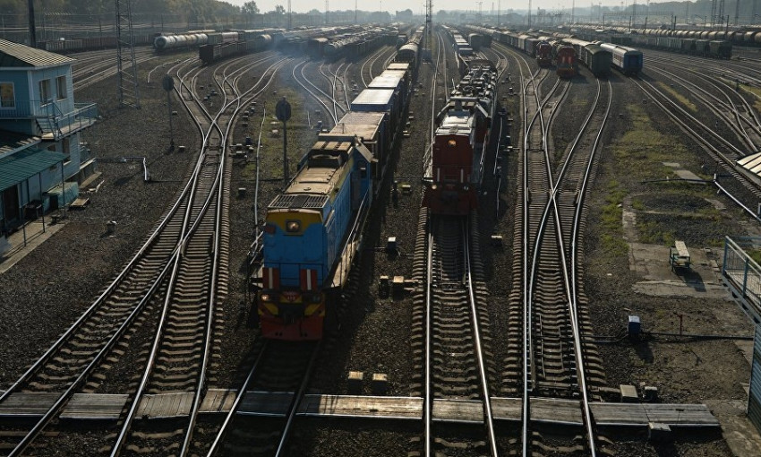 На Одесской железной дороге установят защитные ограждения