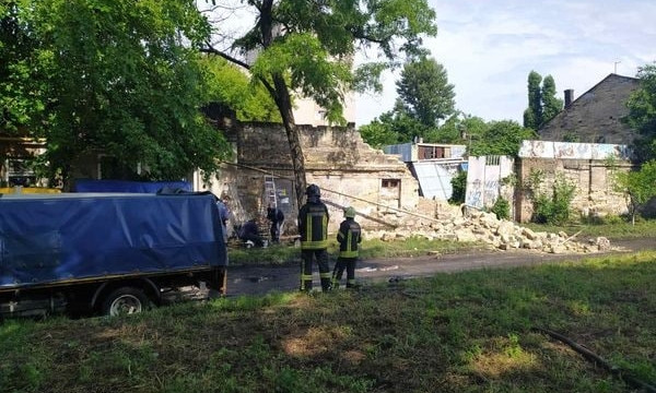 В Одессе обвалилась стена – жилой дом остался без газа 