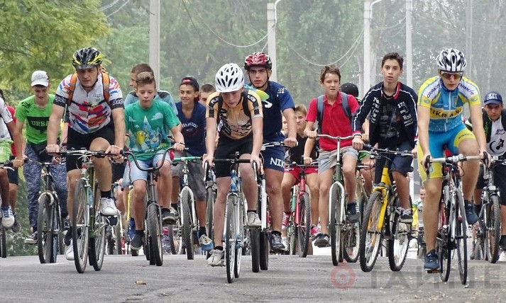 В Измаиле, вопреки плохой погоде, состоялся парад велосипедистов