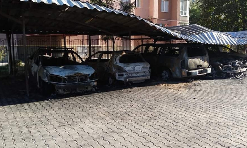 На Котовского сгорело пять автомобилей (ФОТО)