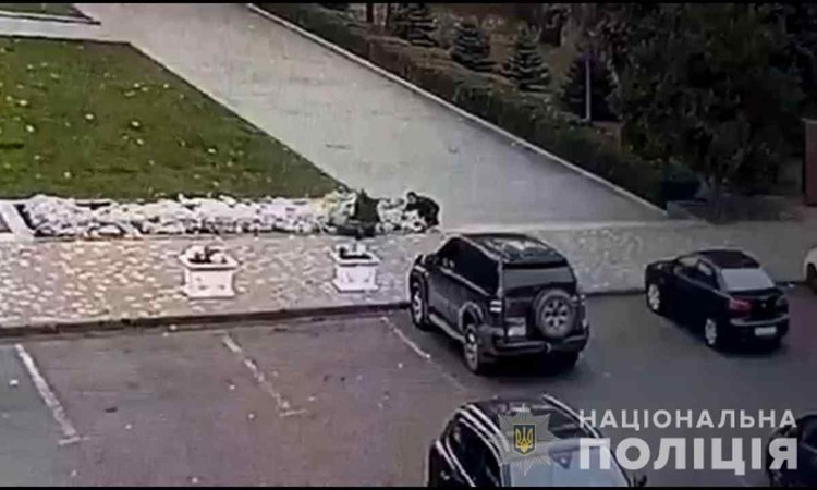 В Одессе псевдо-коммунальщики воровали растения с клумб 